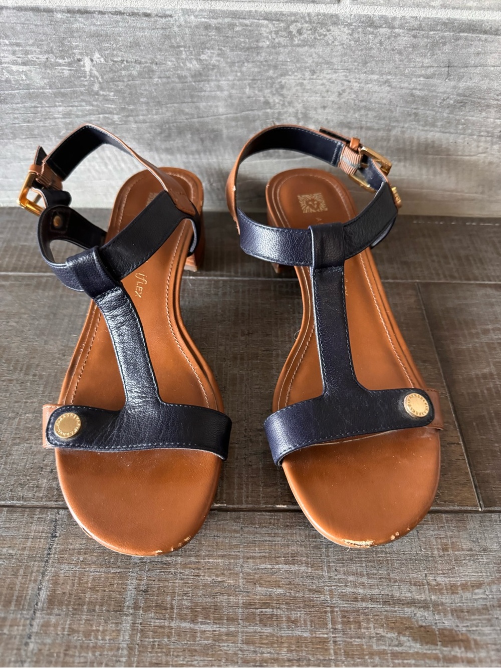 Anne Klein IFlex Blue T-strap Sandals Size 9M Heels 1.5”